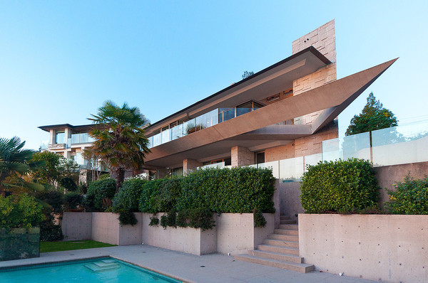 2626 bellevue - back of house