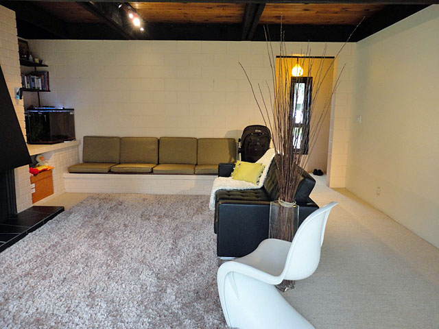 5246 1st avenue tsawwassen  - seating area