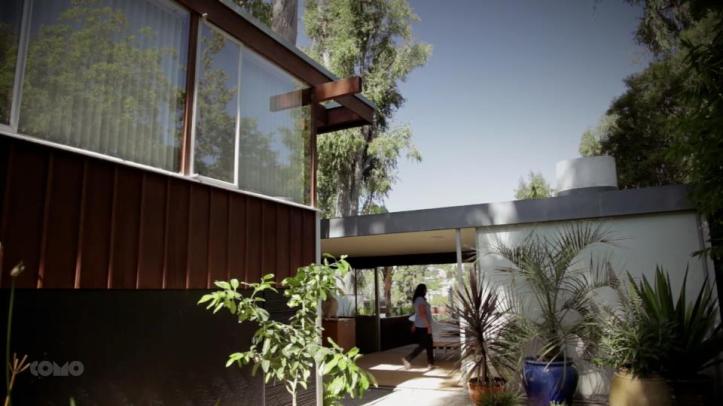 299317_10151102112374340_978901767_n