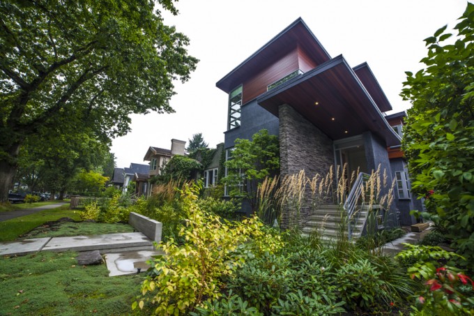 9 west 22nd - front yard