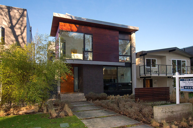 4669 west 9th avenue - front