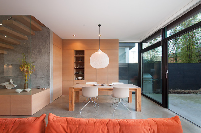 4669 west 9th - dining