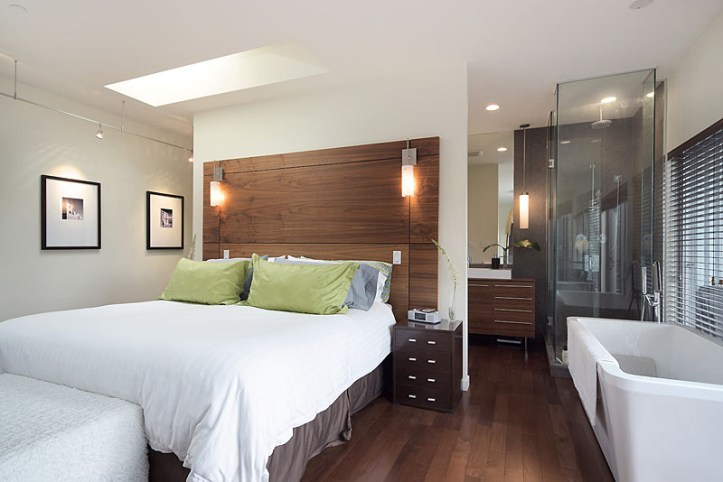 1007  west 26th - bedroom