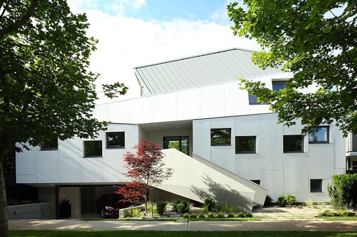 135 east 17th - front