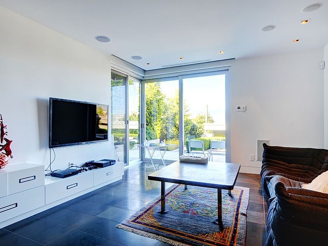 2705 west 30th - basement room