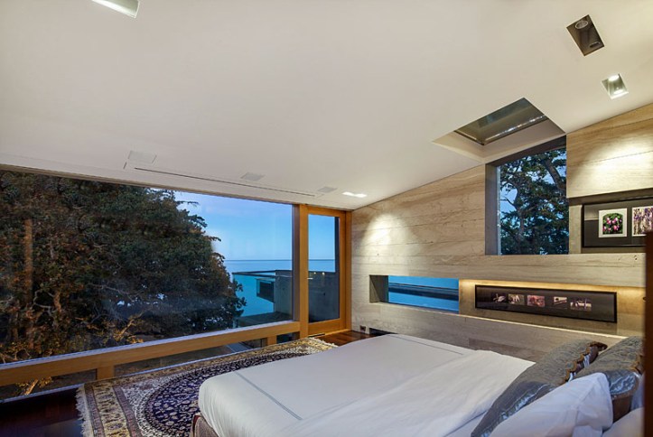 metchosin house - bedroom