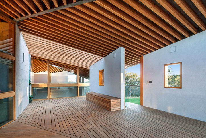 metchosin house - covered deck