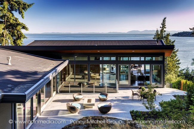 5939 marine drive - back court