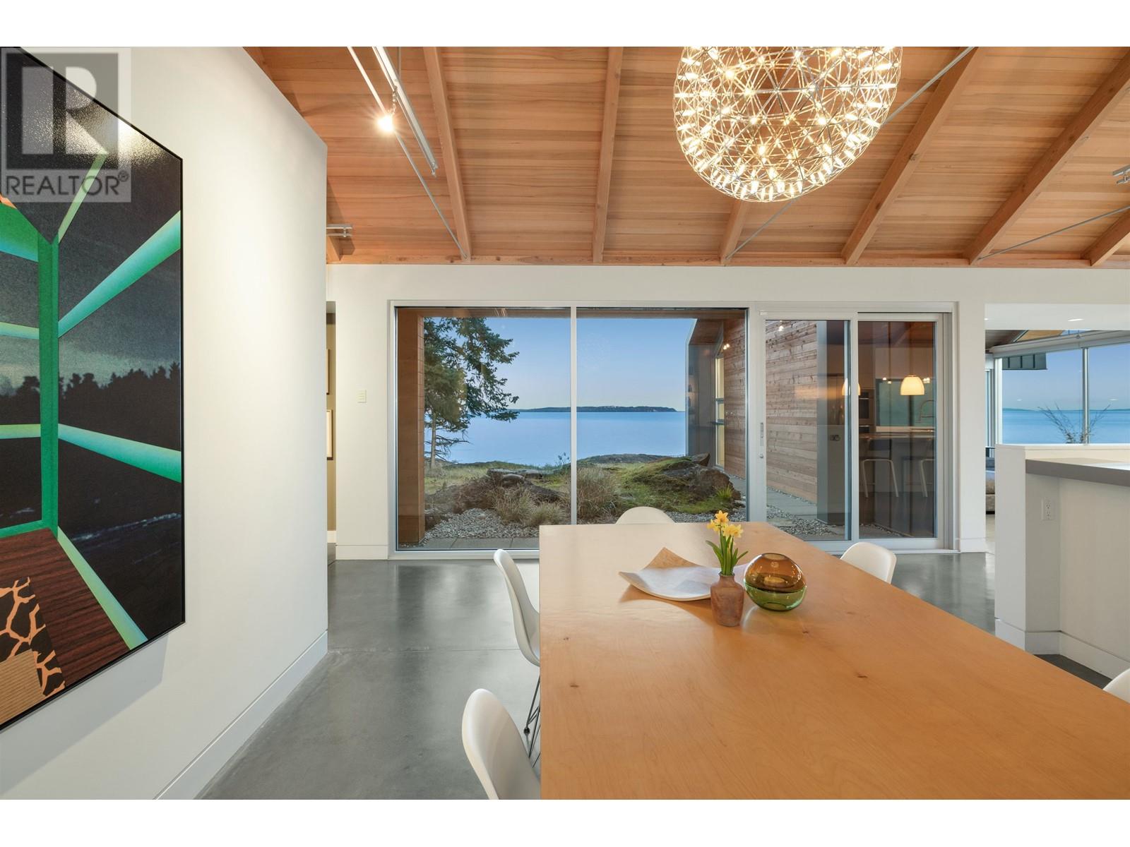 ocean park residence : bowen island – modern vancouver houses