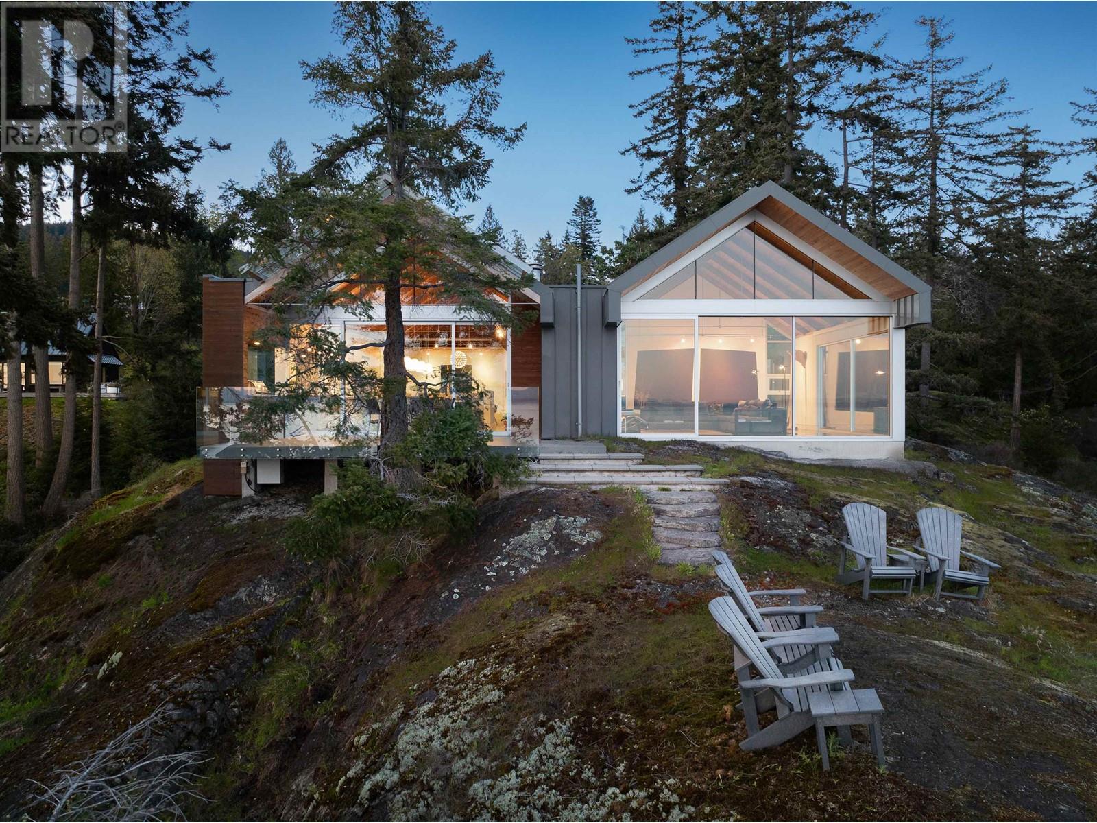 ocean park residence : bowen island – modern vancouver houses
